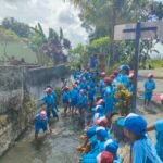 Aksi Siswa SD Kanisius Nglinggi Bersihkan Sampah Sungai, Slogannya Ayo Ngumbah Banyu