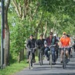 Kampanyekan Bersepeda Komunal, Bule Diajak Keliling Desa di Kabupaten Klaten
